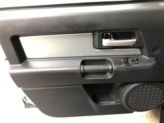 used 2007 Toyota FJ Cruiser car, priced at $14,990