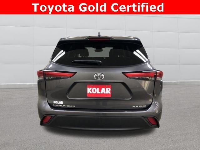 used 2022 Toyota Highlander car, priced at $41,990