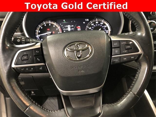 used 2022 Toyota Highlander car, priced at $39,910