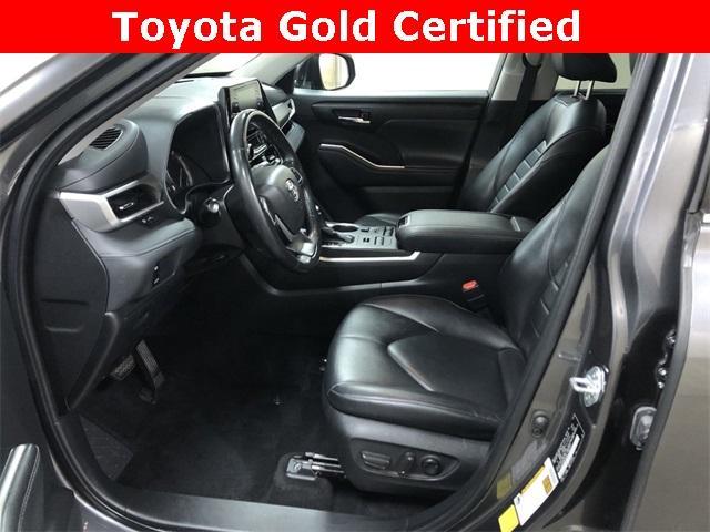 used 2022 Toyota Highlander car, priced at $39,910