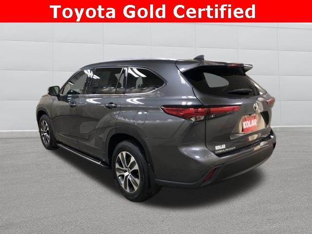 used 2022 Toyota Highlander car, priced at $39,910