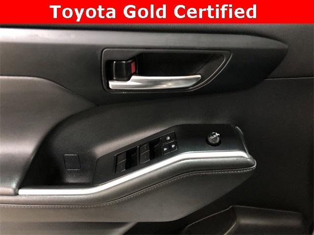 used 2022 Toyota Highlander car, priced at $39,910