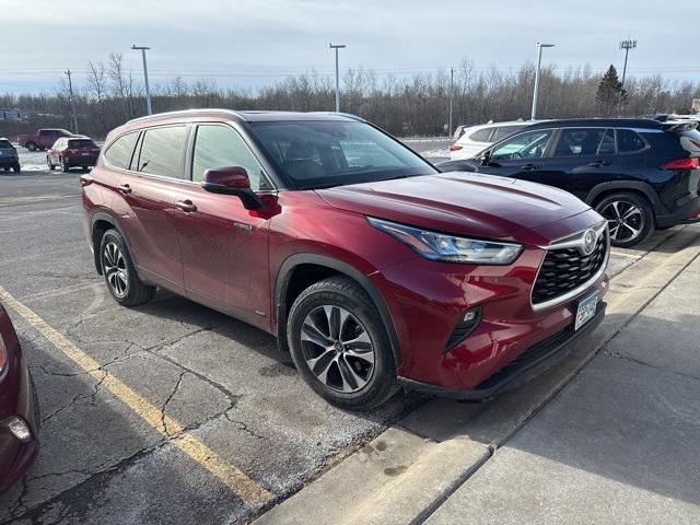 used 2020 Toyota Highlander Hybrid car, priced at $34,990