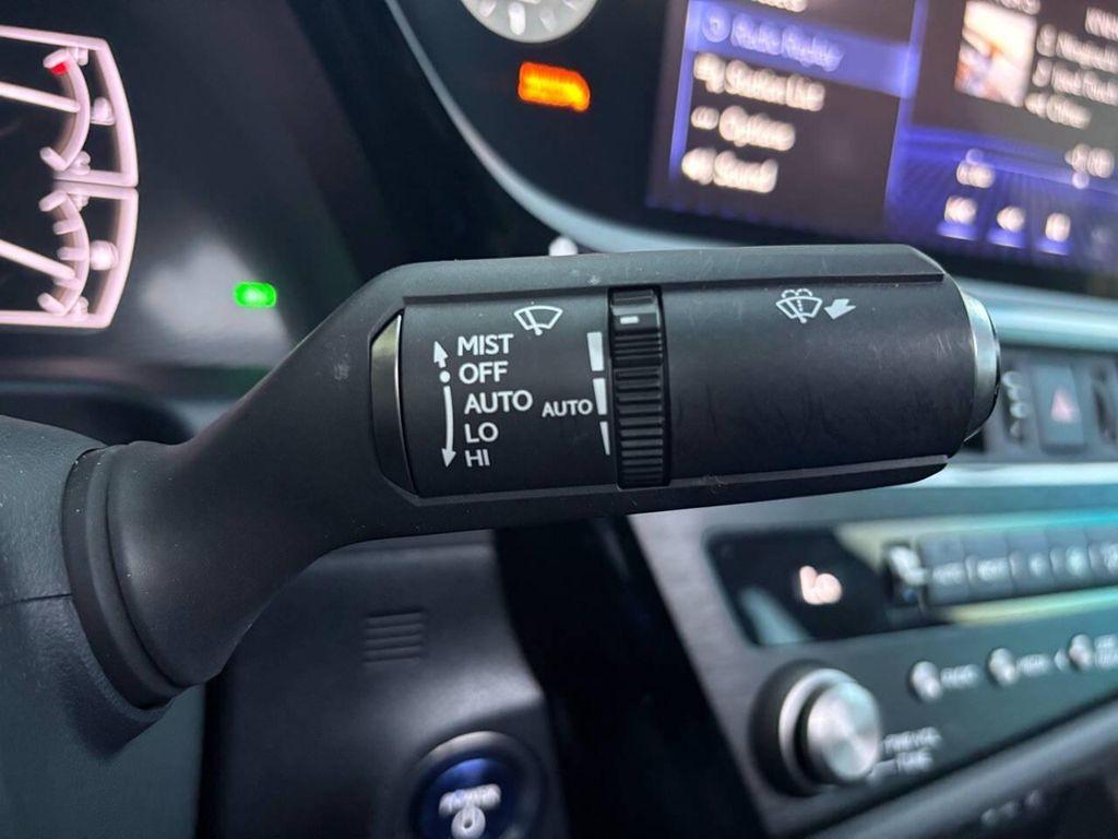 used 2022 Lexus ES 300h car, priced at $32,499