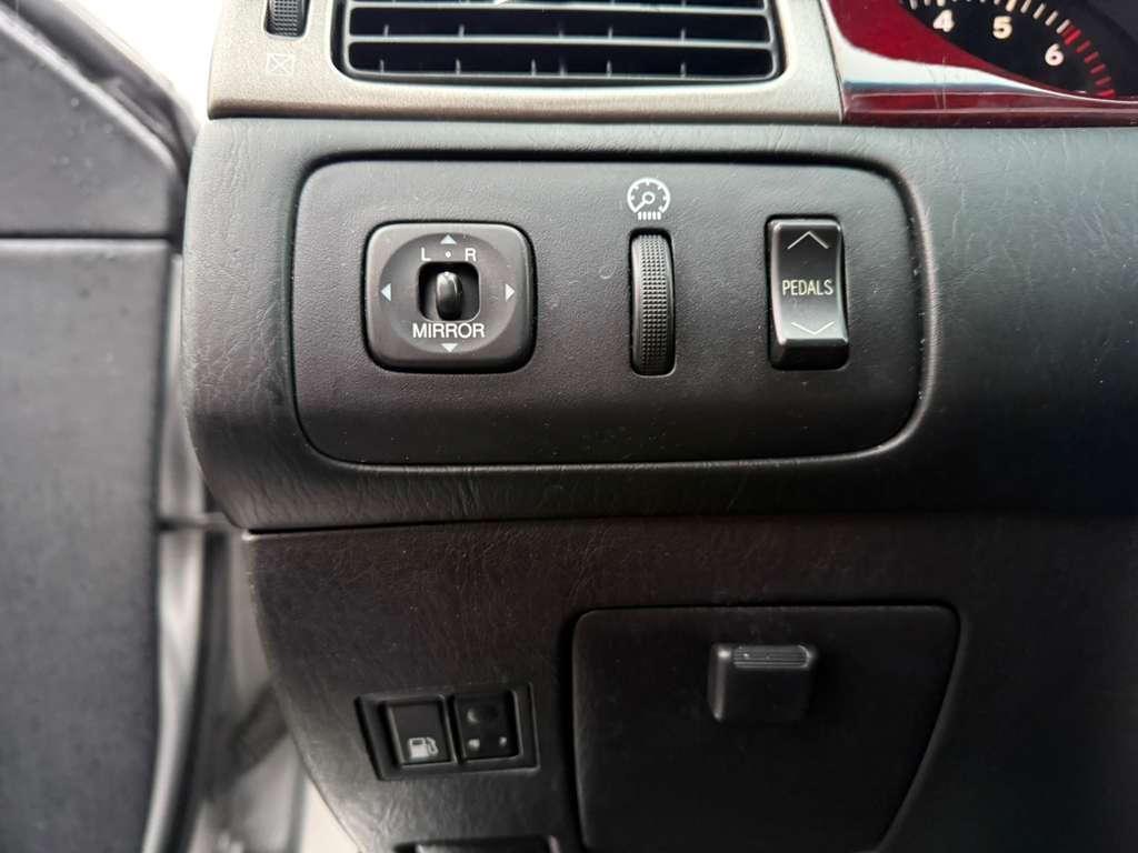 used 2005 Lexus ES 330 car, priced at $8,499