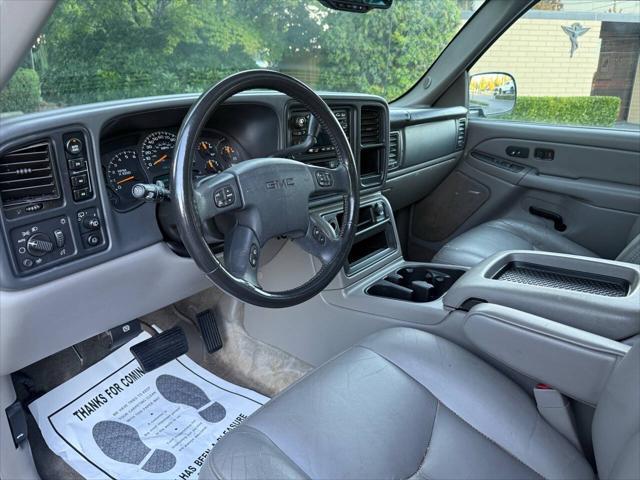 used 2004 GMC Yukon car, priced at $5,499