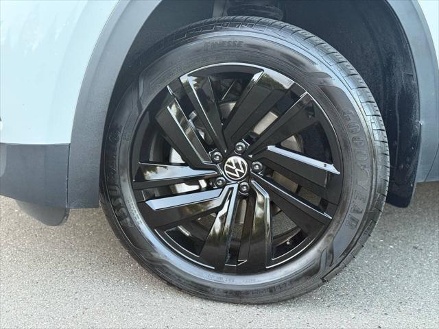 used 2022 Volkswagen Atlas Cross Sport car, priced at $31,999