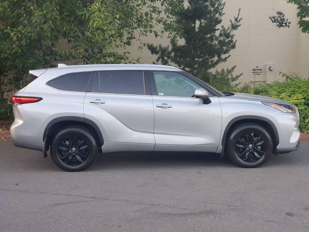 used 2021 Toyota Highlander car, priced at $30,999