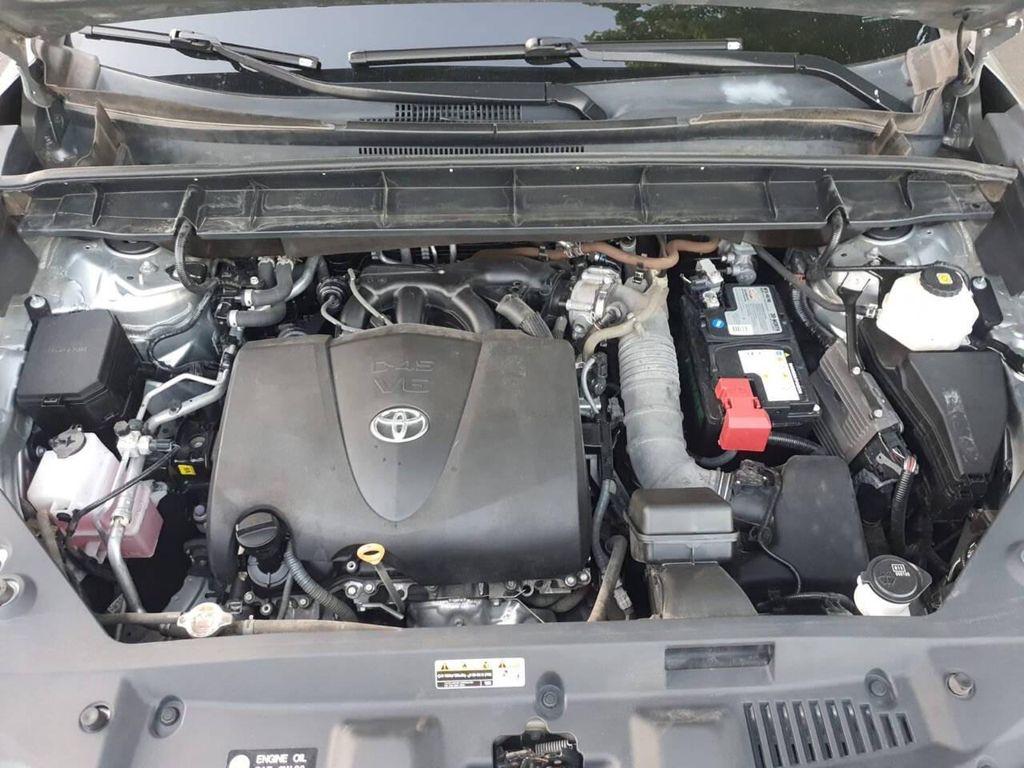 used 2021 Toyota Highlander car, priced at $30,999