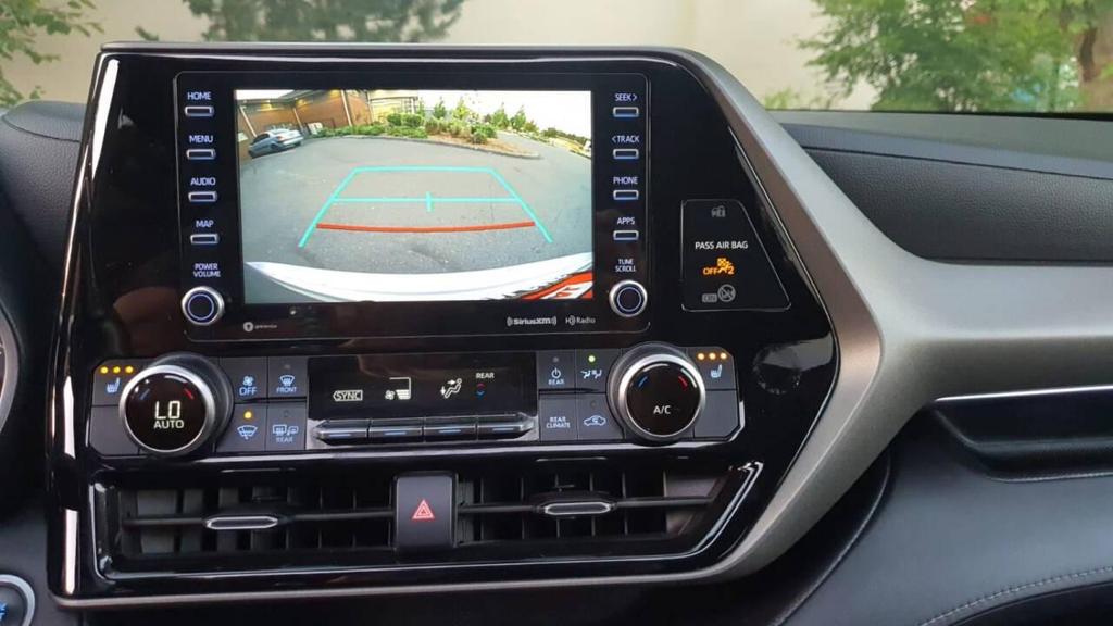 used 2021 Toyota Highlander car, priced at $30,999