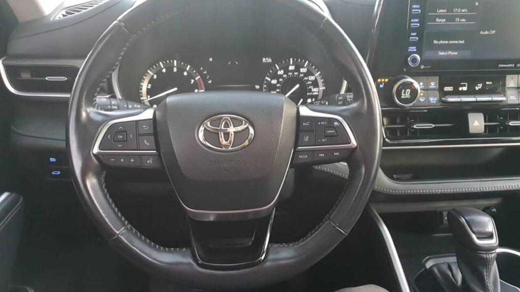 used 2021 Toyota Highlander car, priced at $30,999