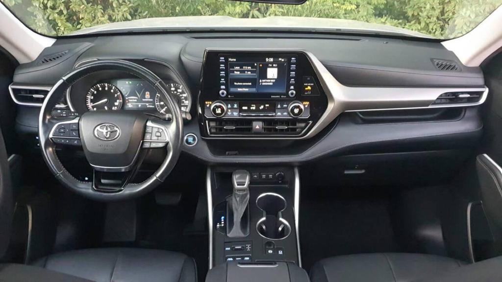 used 2021 Toyota Highlander car, priced at $30,999