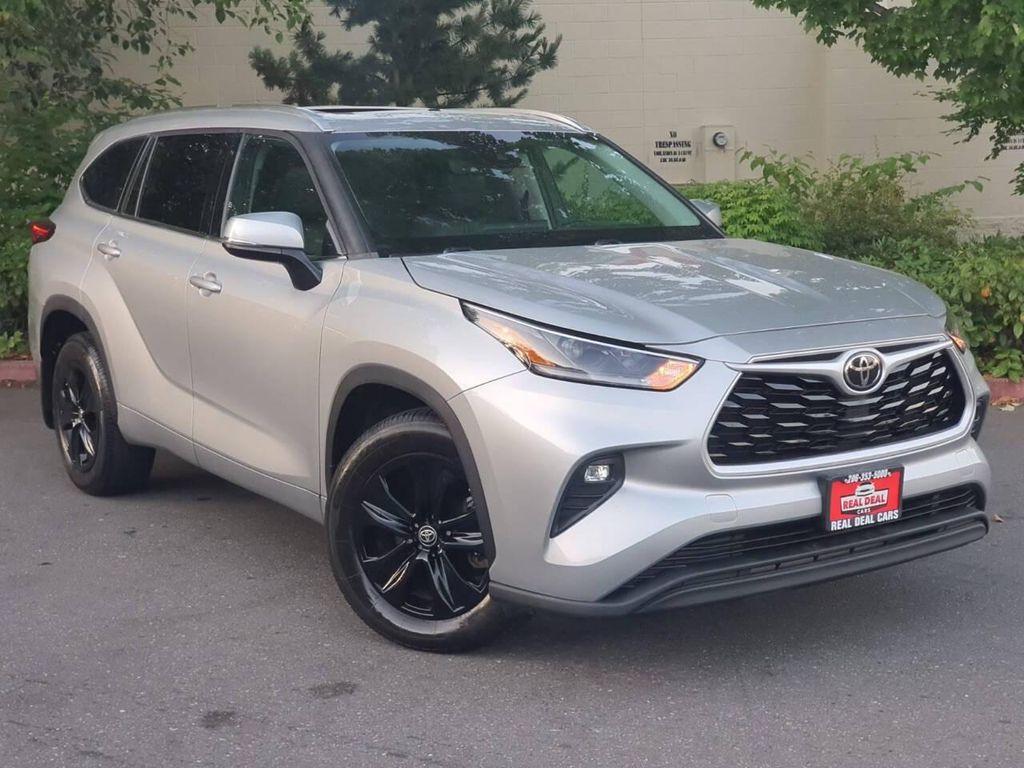 used 2021 Toyota Highlander car, priced at $30,999