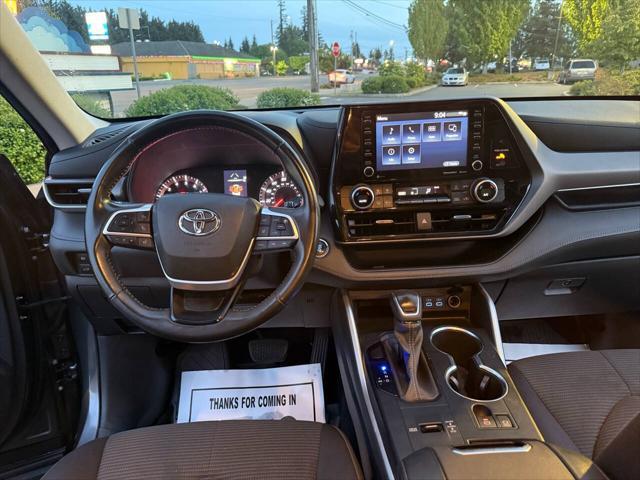 used 2022 Toyota Highlander car, priced at $29,999