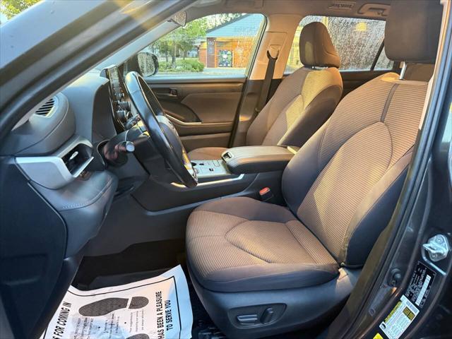 used 2022 Toyota Highlander car, priced at $29,999