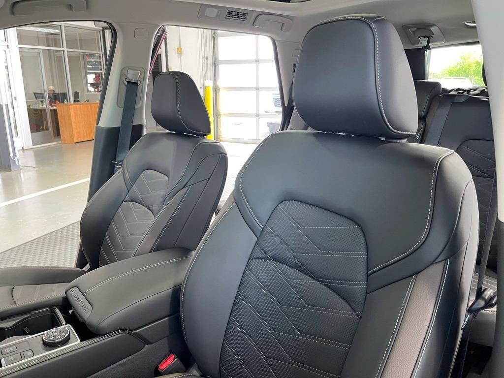 new 2025 Nissan Pathfinder car, priced at $48,638
