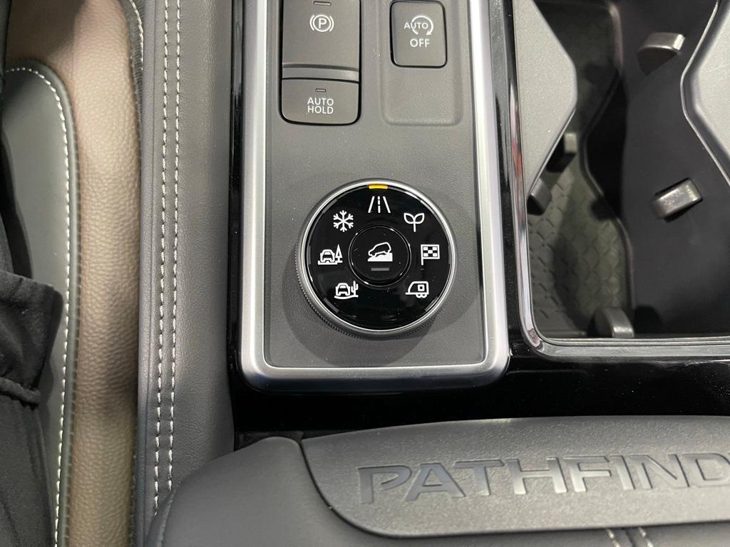 new 2025 Nissan Pathfinder car, priced at $48,638