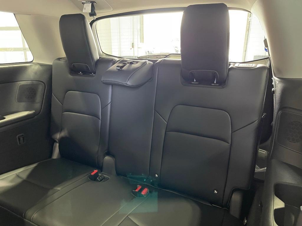 new 2025 Nissan Pathfinder car, priced at $48,638