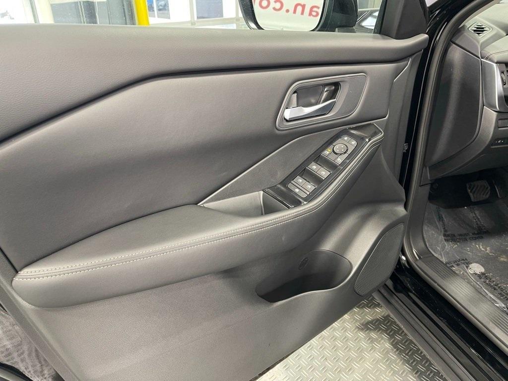 new 2025 Nissan Rogue car, priced at $28,541