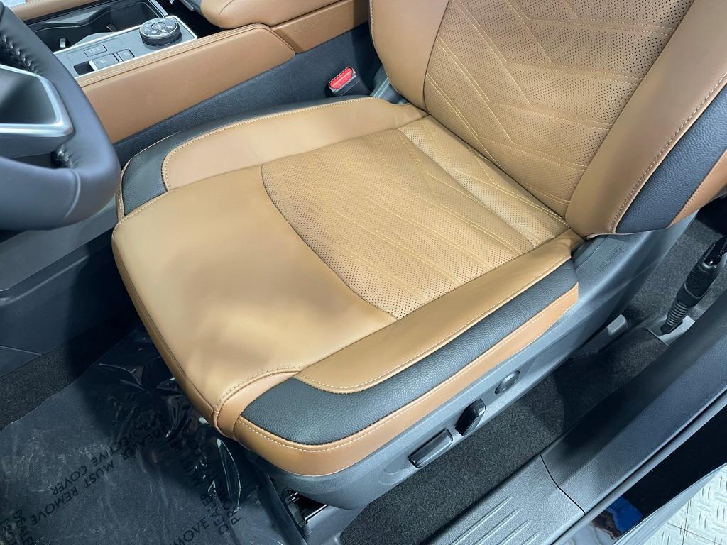 new 2025 Nissan Pathfinder car, priced at $47,892