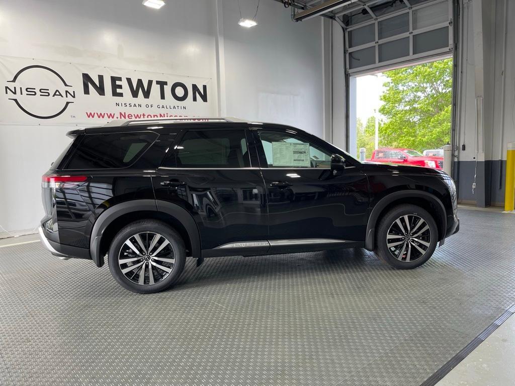 new 2025 Nissan Pathfinder car, priced at $47,892