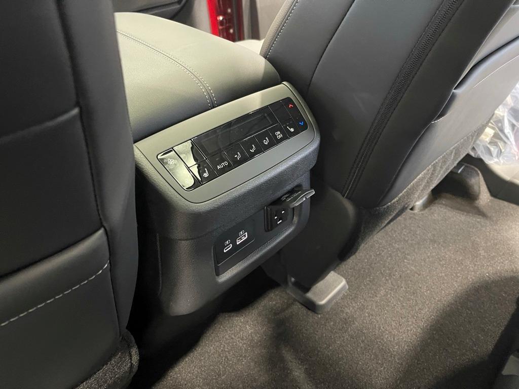new 2025 Nissan Pathfinder car, priced at $42,205