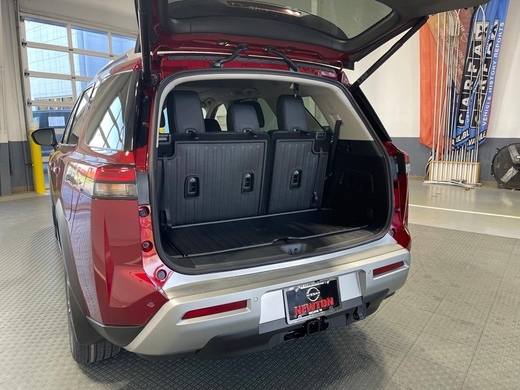 new 2025 Nissan Pathfinder car, priced at $42,205