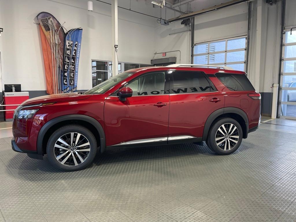 new 2025 Nissan Pathfinder car, priced at $42,205