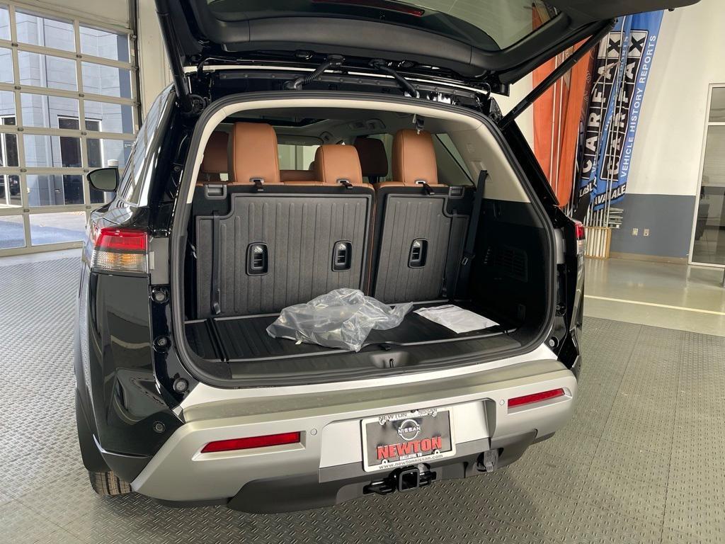 new 2025 Nissan Pathfinder car, priced at $39,860