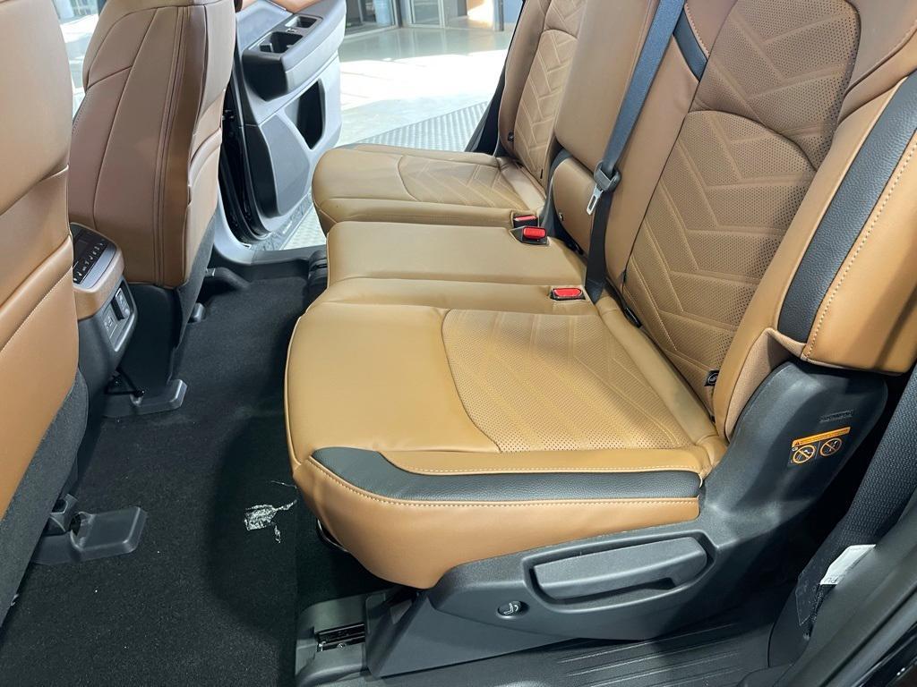 new 2025 Nissan Pathfinder car, priced at $39,860