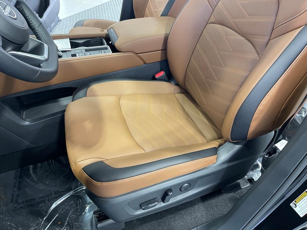 new 2025 Nissan Pathfinder car, priced at $39,860