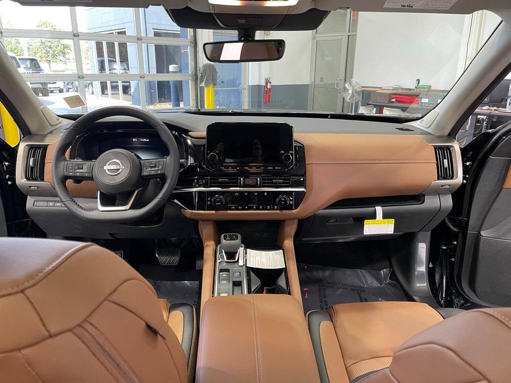 new 2025 Nissan Pathfinder car, priced at $39,860
