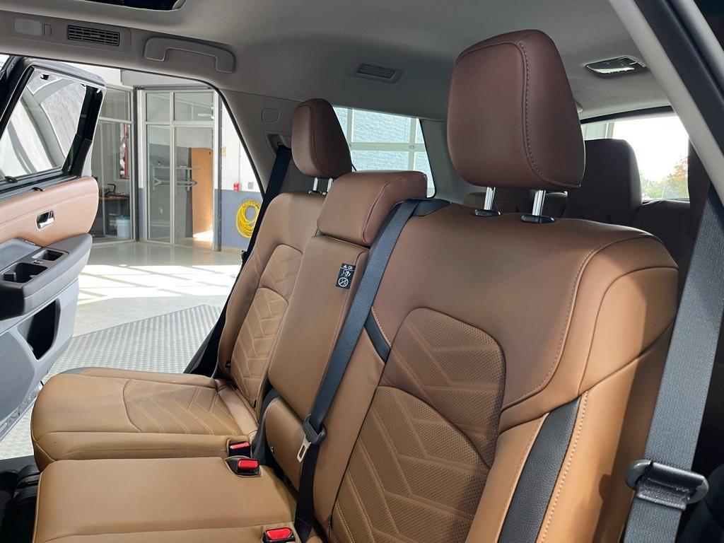 new 2025 Nissan Pathfinder car, priced at $39,860