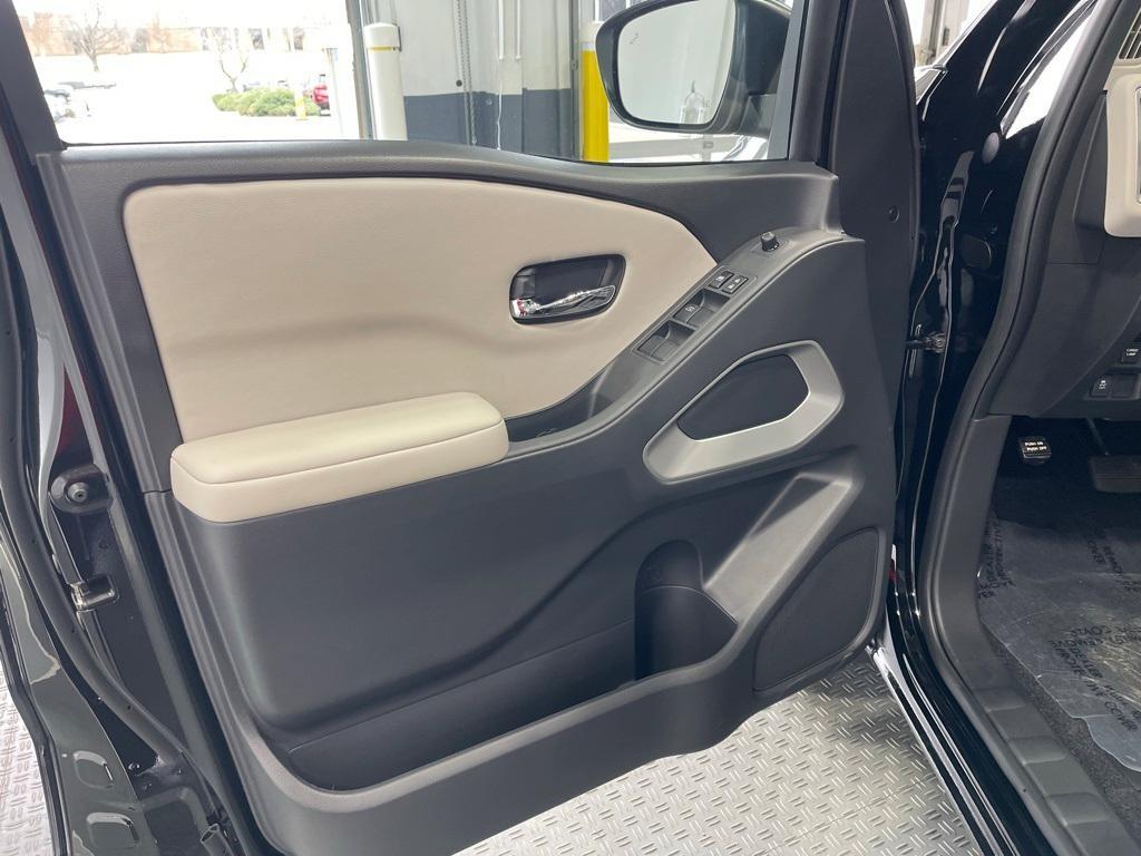 new 2025 Nissan Frontier car, priced at $38,453