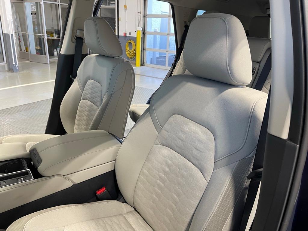 new 2025 Nissan Pathfinder car, priced at $37,346