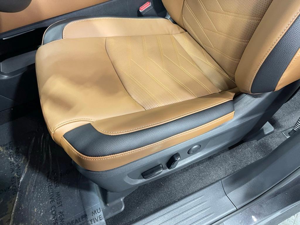 new 2025 Nissan Pathfinder car, priced at $39,175