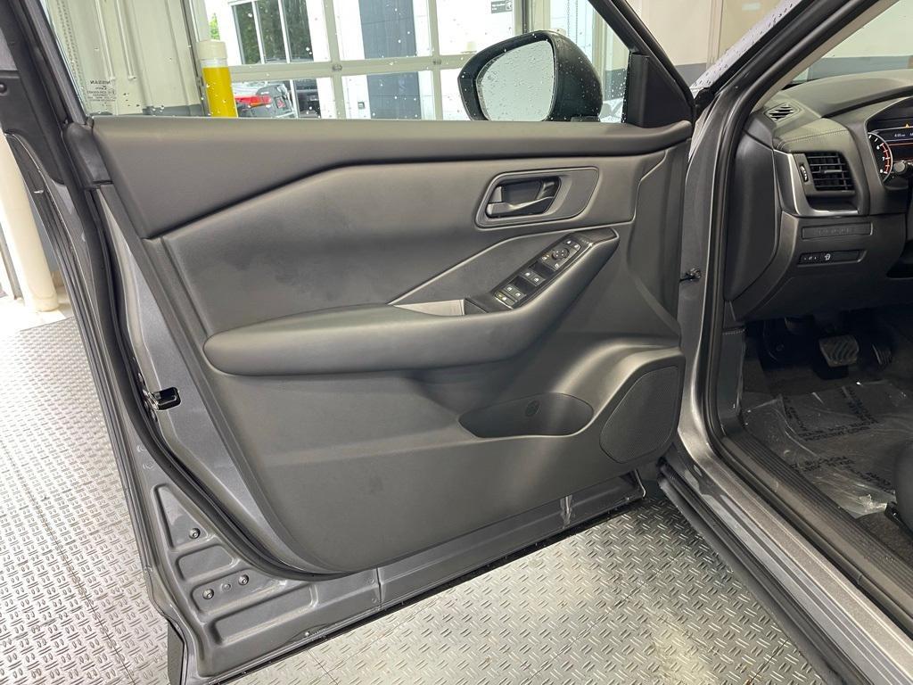 new 2025 Nissan Rogue car, priced at $28,259