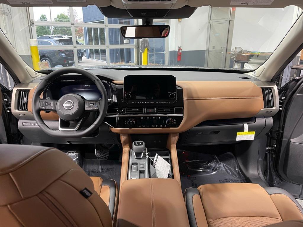 new 2025 Nissan Pathfinder car, priced at $41,175