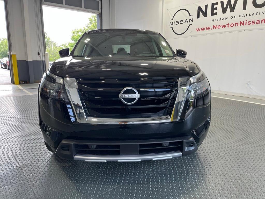new 2025 Nissan Pathfinder car, priced at $48,692