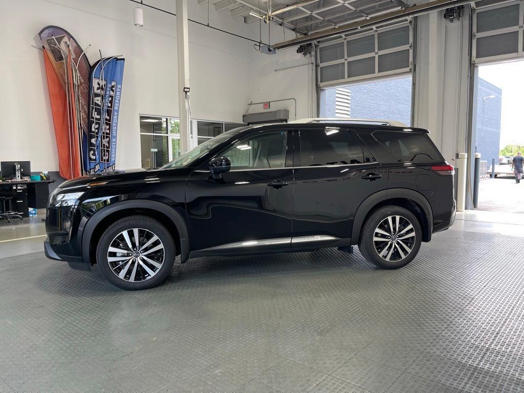 new 2025 Nissan Pathfinder car, priced at $48,692