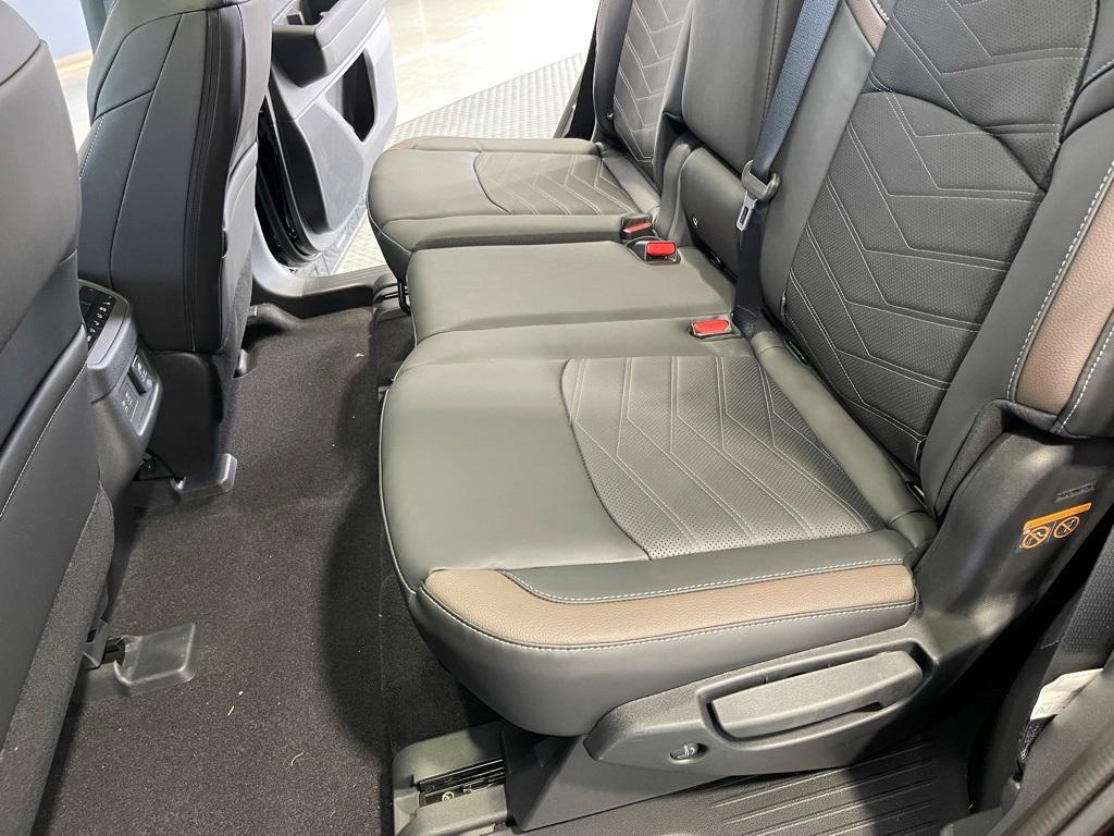 new 2025 Nissan Pathfinder car, priced at $48,692