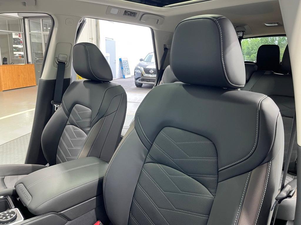 new 2025 Nissan Pathfinder car, priced at $49,058