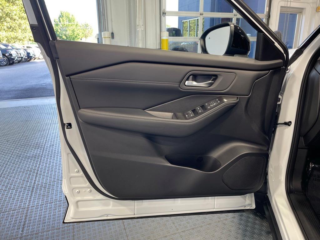 new 2025 Nissan Rogue car, priced at $36,968