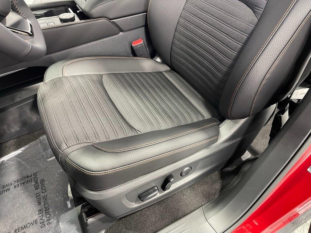 new 2025 Nissan Pathfinder car, priced at $43,186