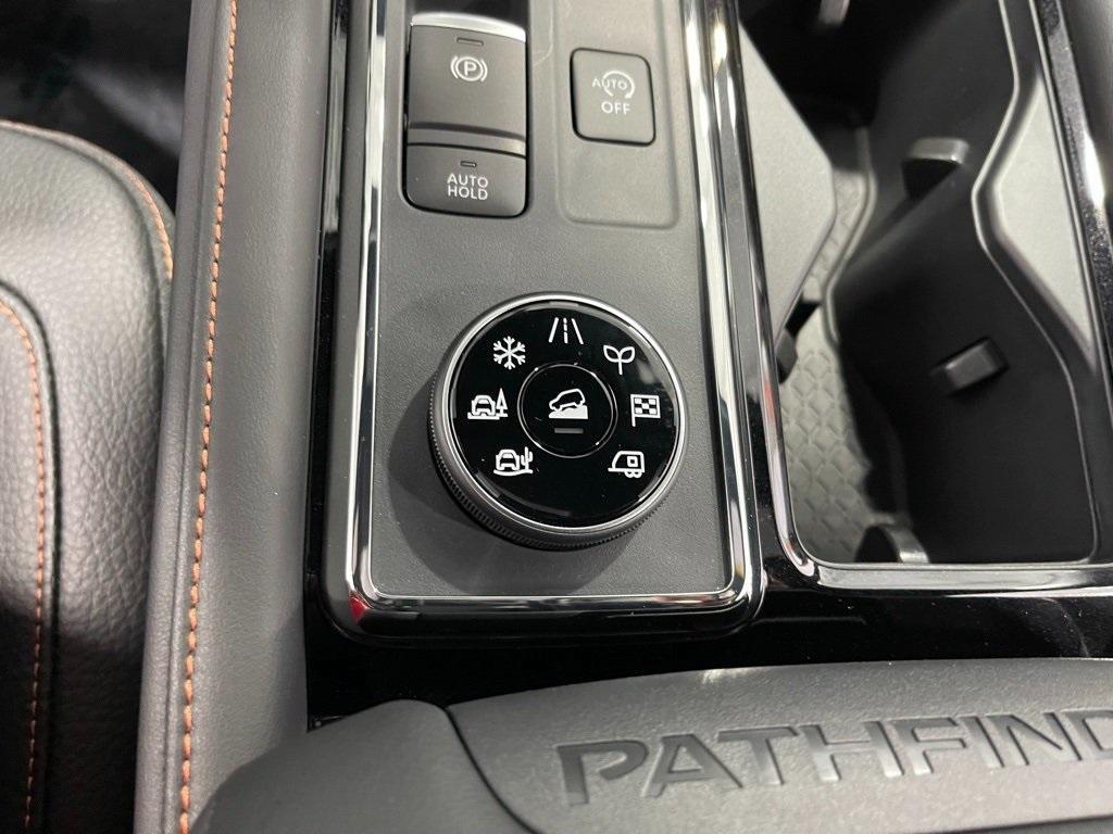 new 2025 Nissan Pathfinder car, priced at $43,186