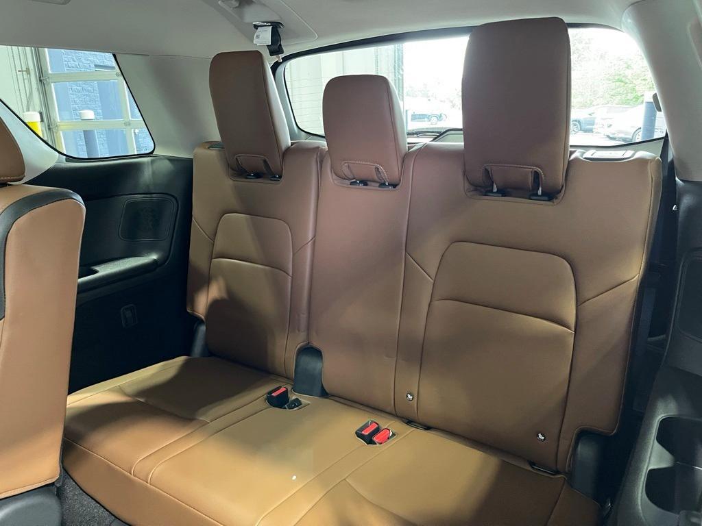 new 2025 Nissan Pathfinder car, priced at $47,197