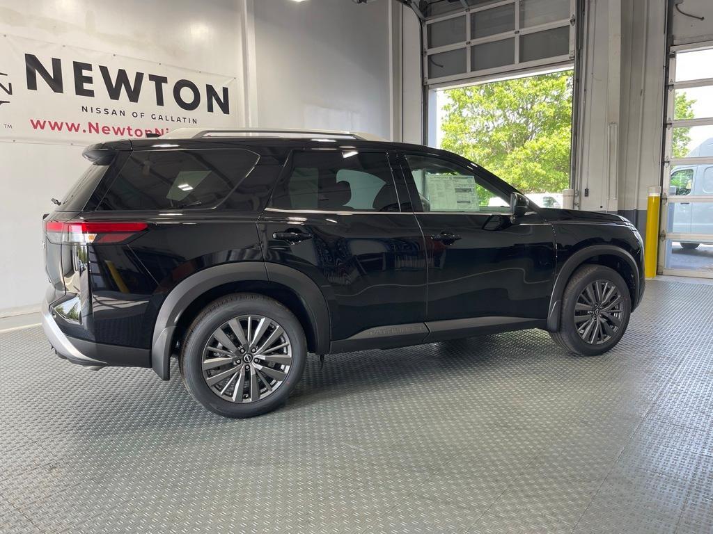 new 2025 Nissan Pathfinder car, priced at $37,670