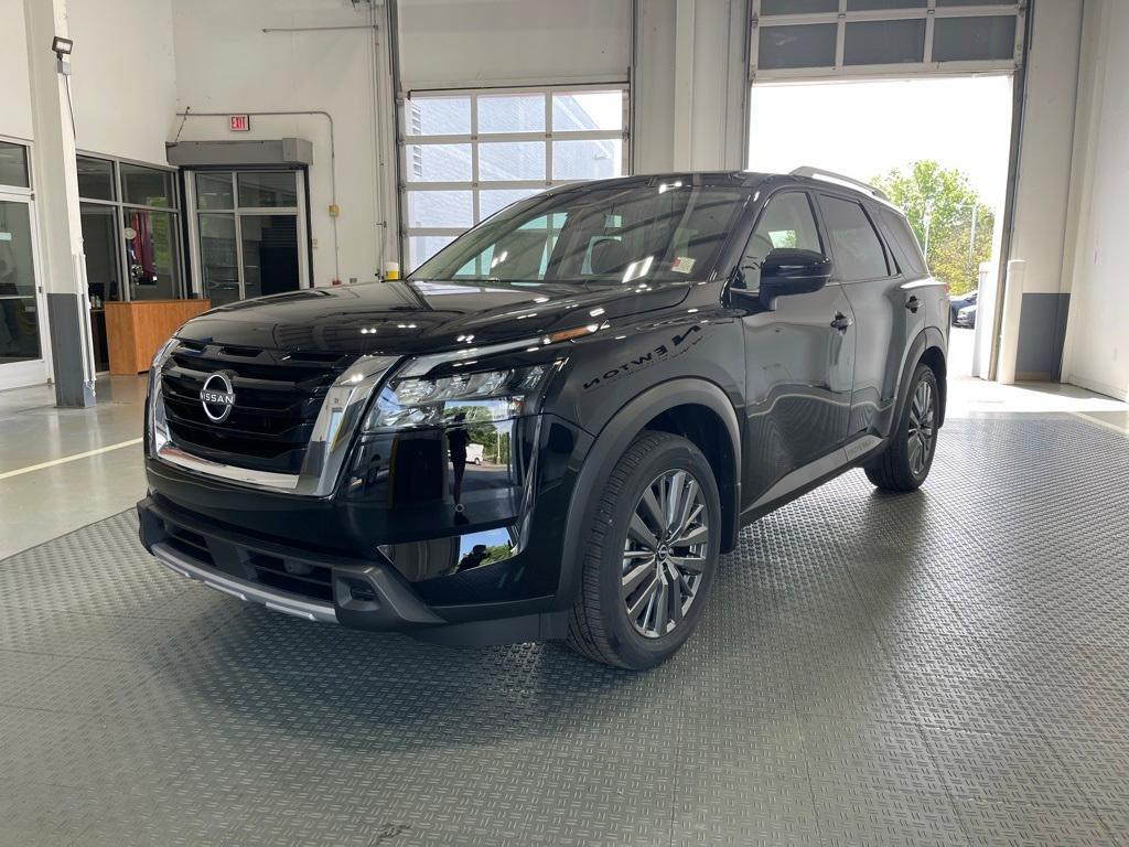 new 2025 Nissan Pathfinder car, priced at $37,670