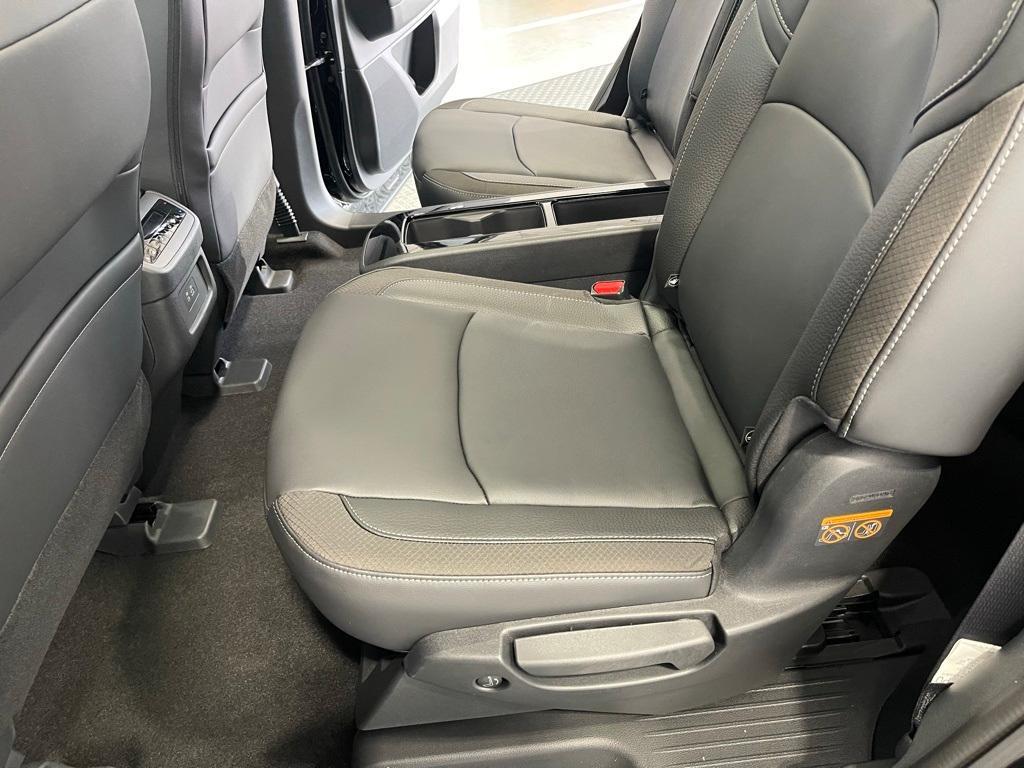 new 2025 Nissan Pathfinder car, priced at $37,670