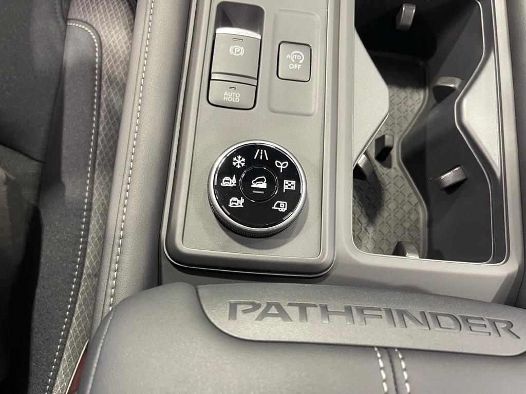 new 2025 Nissan Pathfinder car, priced at $31,990